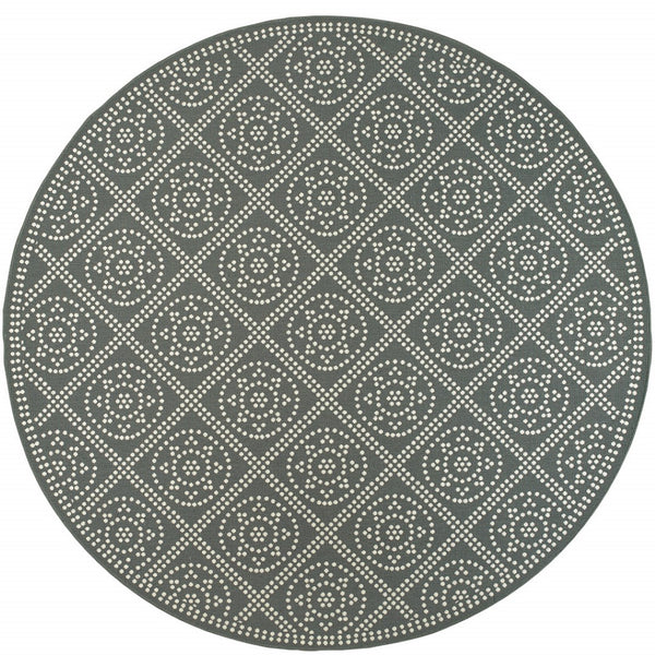HomeRoots 5' Gray and Ivory Geometric Area Rug - Stain Resistant, Versatile for Indoor and Outdoor Spaces 7'10" Round 507039