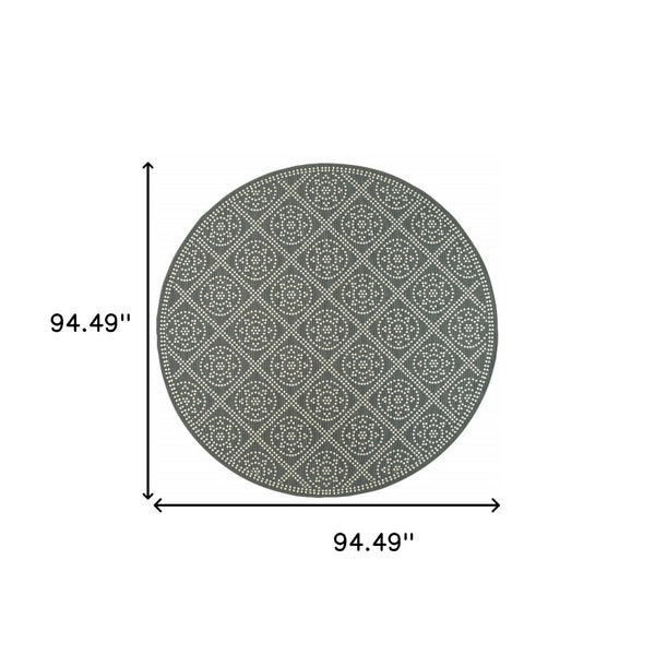 HomeRoots 5' Gray and Ivory Geometric Area Rug - Stain Resistant, Versatile for Indoor and Outdoor Spaces 7'10" Round 507039