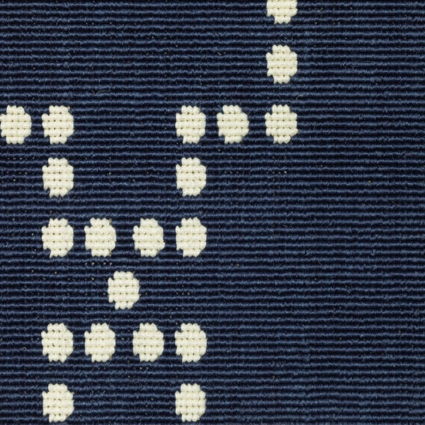 HomeRoots 5' Indoor Outdoor Geometric Area Rug - Stain Resistant Blue and Ivory Design for Versatile Spaces Navy/ Ivory 7'10" Round 507075