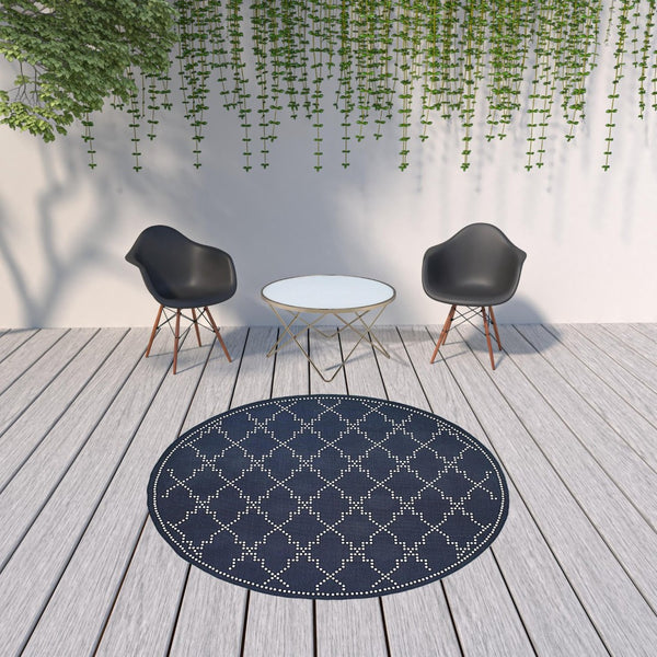 HomeRoots 5' Indoor Outdoor Geometric Area Rug - Stain Resistant Blue and Ivory Design for Versatile Spaces Navy/ Ivory 7'10" Round 507075