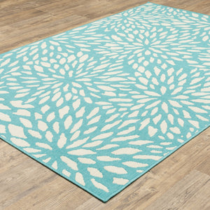 HomeRoots 5' Blue and Ivory Floral Area Rug – Stain Resistant, Durable Design for Indoor and Outdoor Spaces 6'7" x 9'6" 507089