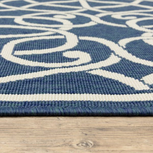 Homeroots 4' Blue And Ivory Geometric Stain Resistant Area Rug - Perfect For Indoor & Outdoor Spaces! 3'7" X 5'6" Polypropylene 507103
