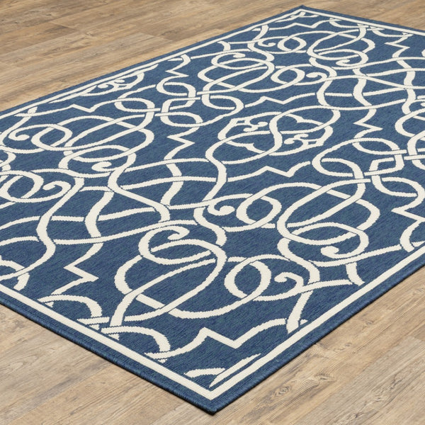 Homeroots 4' Blue And Ivory Geometric Stain Resistant Area Rug - Perfect For Indoor & Outdoor Spaces! 3'7" X 5'6" Polypropylene 507103