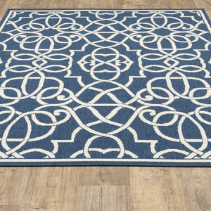 Homeroots 4' Blue And Ivory Geometric Stain Resistant Area Rug - Perfect For Indoor & Outdoor Spaces! 3'7" X 5'6" Polypropylene 507103