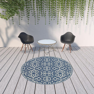 HomeRoots 5' Blue and Ivory Geometric Area Rug – Stain Resistant, Stylish Design for High-Traffic Spaces 7'10" Round 507108