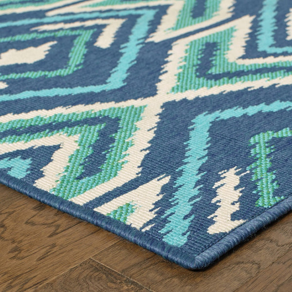 HomeRoots 5' Blue and Ivory Geometric Area Rug - Stain Resistant, Indoor/Outdoor, Perfect for High Traffic Areas 5'3" x 7'6" 507112