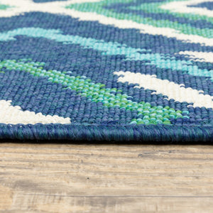 HomeRoots 5' Blue and Ivory Geometric Area Rug - Stain Resistant, Indoor/Outdoor, Perfect for High Traffic Areas 7'10" Round 507116