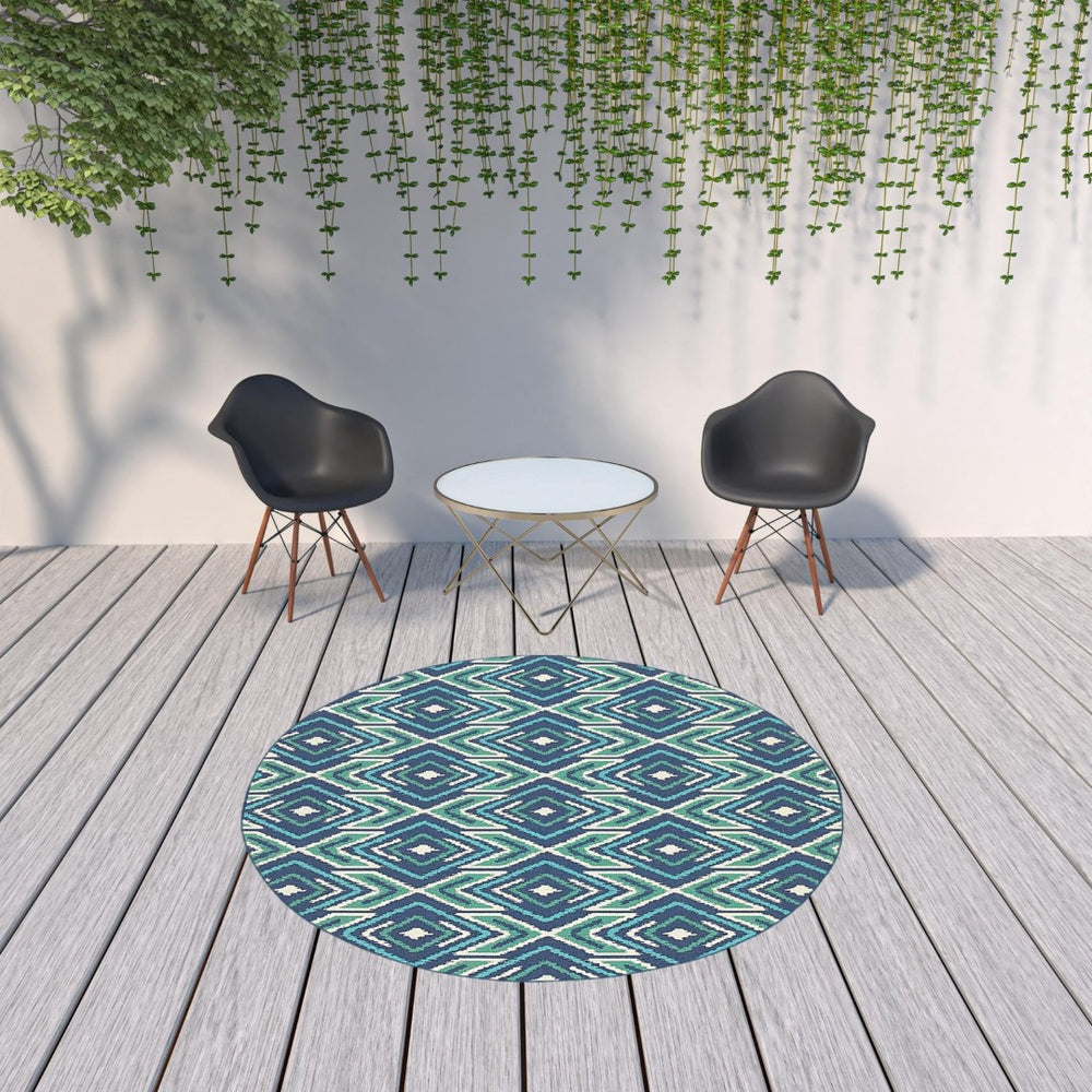 HomeRoots 5' Blue and Ivory Geometric Area Rug - Stain Resistant, Indoor/Outdoor, Perfect for High Traffic Areas 7'10" Round 507116
