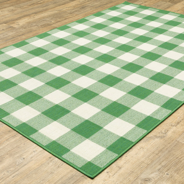 Homeroots 5' X 8' Green And Ivory Geometric Stain Resistant Indoor Outdoor Area Rug Green,Ivory Polypropylene 507120