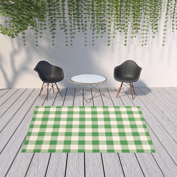 Homeroots 7' X 10' Green And Ivory Geometric Stain Resistant Indoor Outdoor Area Rug Green,Ivory Polypropylene 507121