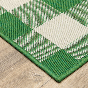 Homeroots 9' X 13' Green And Ivory Geometric Stain Resistant Indoor Outdoor Area Rug Green,Ivory Polypropylene 507123