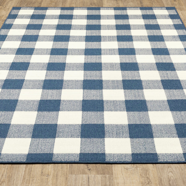 Homeroots 5' X 8' Blue And Ivory Geometric Stain Resistant Indoor Outdoor Area Rug Blue,Ivory Polypropylene 507136