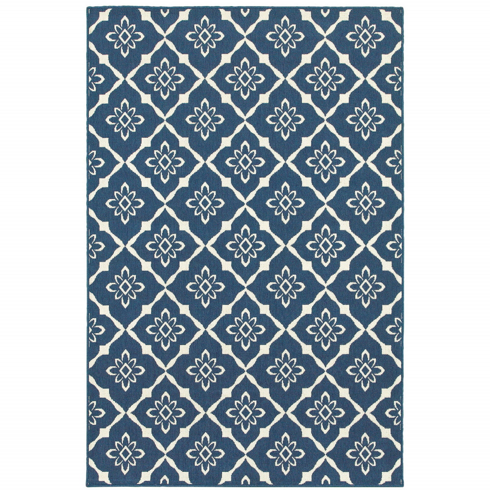 Homeroots 4' Blue And Ivory Floral Stain Resistant Area Rug – Perfect For Indoor & Outdoor Spaces, 4x6 Ft! 3'7" X 5'6" Polypropylene 507159