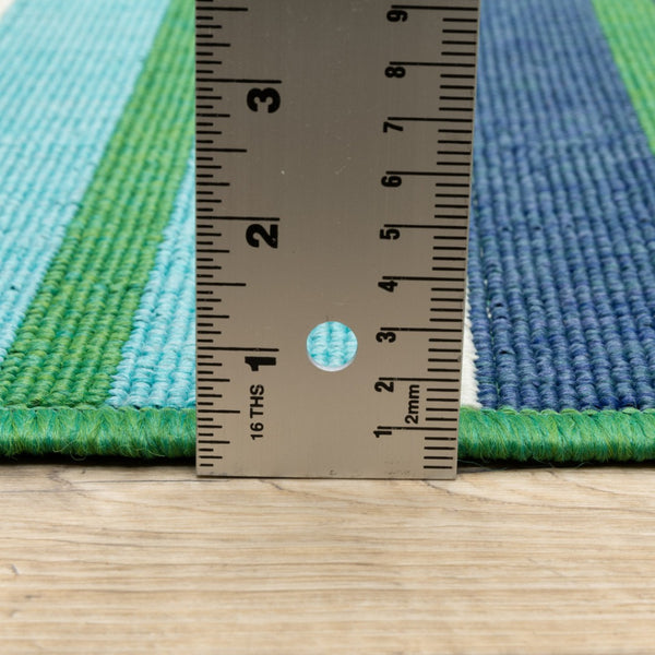 HomeRoots 5' Geometric Blue and Green Stain Resistant Area Rug for Stylish Indoor and Outdoor Spaces 7'10" Round 507188