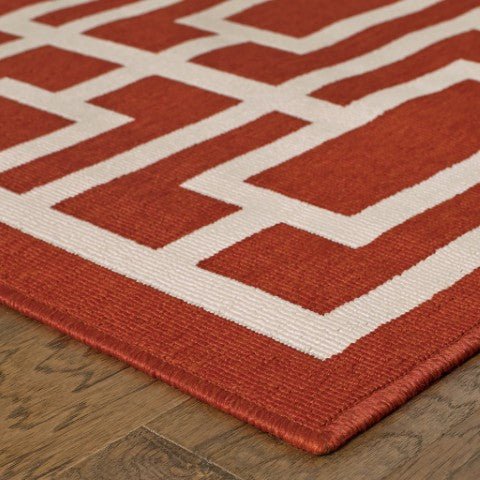 Homeroots 4' Red And Ivory Geometric Stain Resistant Area Rug - Stylish Indoor/Outdoor Rectangle Rug For Homes 3'7" X 5'6" Polypropylene 507191
