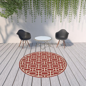 HomeRoots 5' Indoor Outdoor Geometric Area Rug in Red and Ivory - Stain Resistant, Durable, Stylish Design 7'10" Round 507196