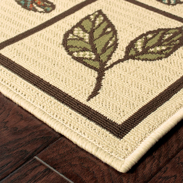 HomeRoots 5' Contemporary Brown and Ivory Abstract Stain-Resistant Area Rug for Indoor and Outdoor Use 5'3" x 7'6" 507201