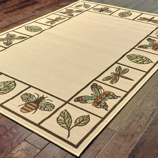 HomeRoots 5' Contemporary Brown and Ivory Abstract Stain-Resistant Area Rug for Indoor and Outdoor Use 5'3" x 7'6" 507201