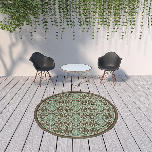 Homeroots 8' X 8' Blue Round Oriental Stain Resistant Indoor Outdoor Area Rug  Polypropylene 507232