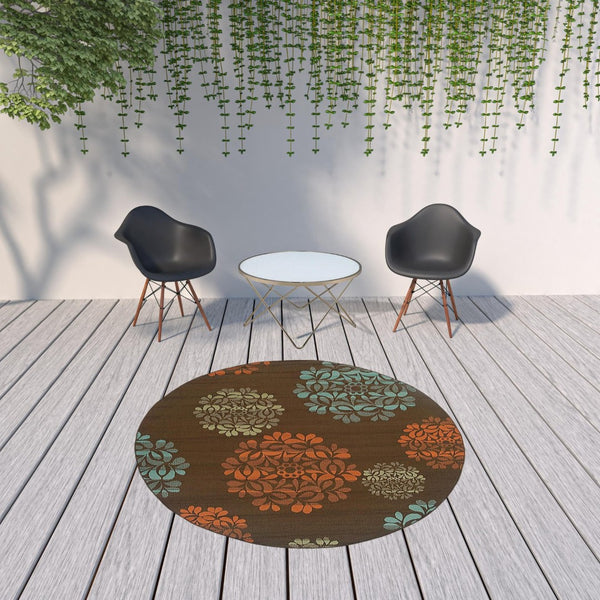 HomeRoots 7' Durable Brown Floral Stain-Resistant Indoor/Outdoor Area Rug for High-Traffic Family Spaces 7'10" Round 507241