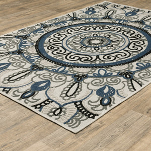 HomeRoots 5' Stylish Blue and Beige Geometric Area Rug - Stain Resistant, Versatile for Indoor/Outdoor Use 5'3" x 7'3" 507472