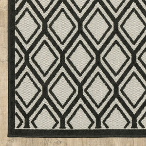 HomeRoots 5' Beige and Black Geometric Area Rug - Stain Resistant, Durable, Perfect for Indoor or Outdoor Use 5'3" x 7'3" 507484