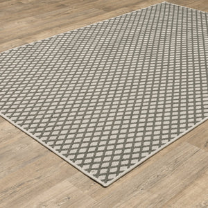HomeRoots 5' Geometric Beige Area Rug – Durable, Stain Resistant Design for Indoor & Outdoor Spaces, Easy Care 5'3" x 7'3" 507490