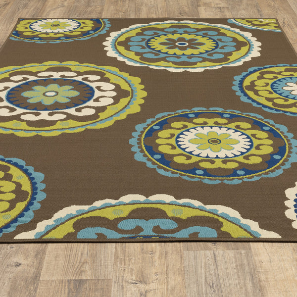 Homeroots 7' X 10' Brown Floral Medallion Stain Resistant Indoor Outdoor Area Rug Brown,Green Polypropylene 507552