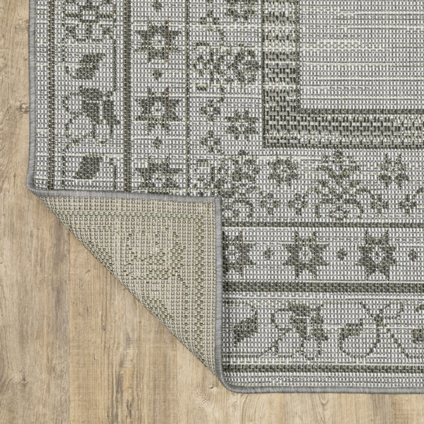 Homeroots 10' X 13' Beige Stain Resistant Indoor Outdoor Area Rug  Polypropylene 507606