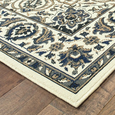 Homeroots 4' X 6' Ivory And Blue Oriental Stain Resistant Area Rug - Perfect For Indoor & Outdoor Spaces! 3'7" X 5'6" Polypropylene 507697