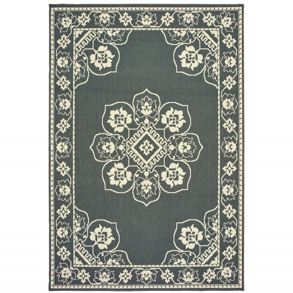 Homeroots 4' X 6' Stain Resistant Indoor Outdoor Area Rug - Elegant Gray And Ivory Oriental Design For Any Space Grey,Ivory Polypropylene 507742