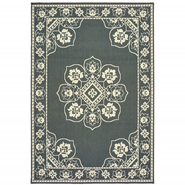 Homeroots 4' X 6' Stain Resistant Indoor Outdoor Area Rug - Elegant Gray And Ivory Oriental Design For Any Space Grey,Ivory Polypropylene 507742
