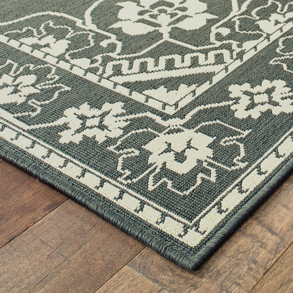 HomeRoots 5' X 8' Elegant Oriental Area Rug - Stain Resistant for Indoor & Outdoor Use, Easy Maintenance Grey/ Ivory 6'7" x 9'6" 507744