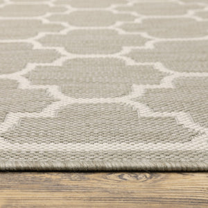 HomeRoots 7' Gray and Ivory Geometric Area Rug – Stain, Water, and Fade Resistant for Indoor & Outdoor Spaces 6'7" x 9'2" 507760