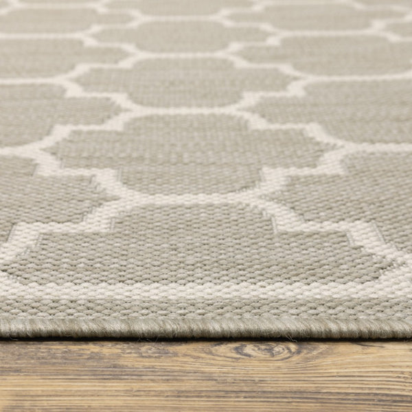 HomeRoots 7' Gray and Ivory Geometric Area Rug – Stain, Water, and Fade Resistant for Indoor & Outdoor Spaces 6'7" x 9'2" 507760