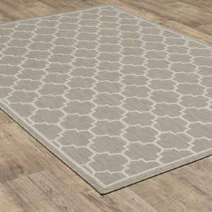 HomeRoots 7' Gray and Ivory Geometric Area Rug – Stain, Water, and Fade Resistant for Indoor & Outdoor Spaces 7'10" x 10' 507761