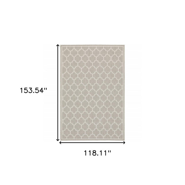 HomeRoots 7' Gray and Ivory Geometric Area Rug – Stain, Water, and Fade Resistant for Indoor & Outdoor Spaces 9'10" x 12'10" 507762
