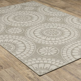 Homeroots 5' X 7' Gray And Ivory Geometric Stain Resistant Indoor Outdoor Area Rug  Polypropylene 507771