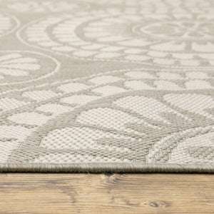 HomeRoots 7' Gray and Ivory Geometric Area Rug – Stain Resistant Indoor/Outdoor Rug for Modern Living Spaces 9'10" x 12'10" 507774