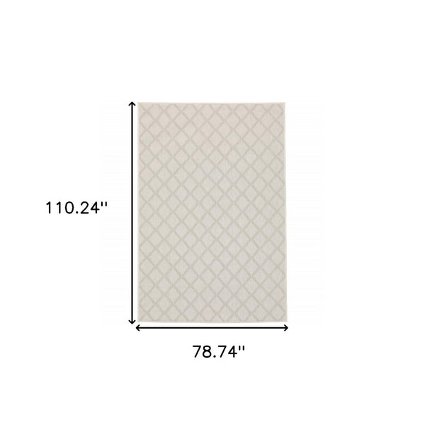 HomeRoots 7' Modern Geometric Gray and Ivory Area Rug - Stain Resistant Indoor Outdoor Design for Versatile Style 6'7" x 9'2" 507784