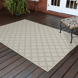 HomeRoots 7' Modern Geometric Gray and Ivory Area Rug - Stain Resistant Indoor Outdoor Design for Versatile Style 6'7" x 9'2" 507784