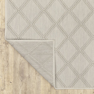 HomeRoots 7' Modern Geometric Gray and Ivory Area Rug - Stain Resistant Indoor Outdoor Design for Versatile Style 6'7" x 9'2" 507784
