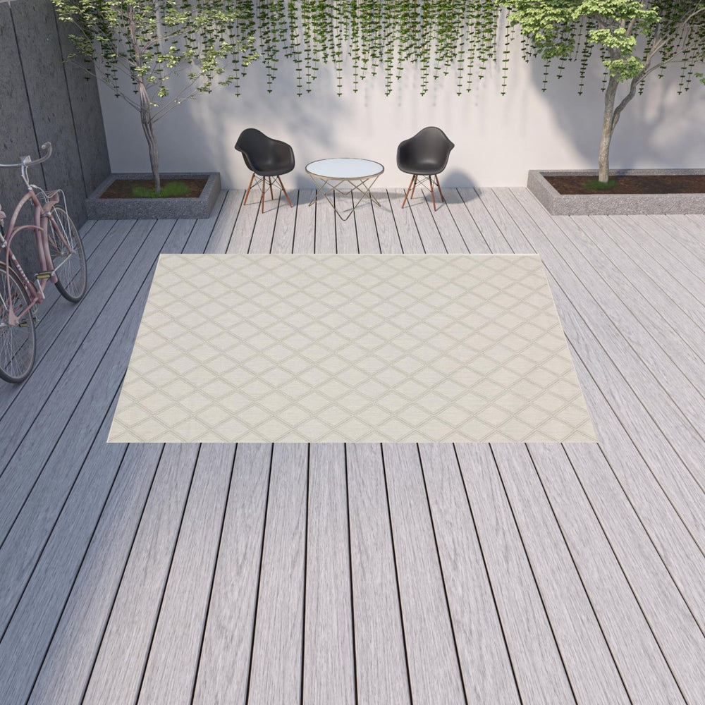HomeRoots 7' Modern Geometric Gray and Ivory Area Rug - Stain Resistant Indoor Outdoor Design for Versatile Style 9'10" x 12'10" 507786