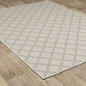 HomeRoots 7' Modern Geometric Gray and Ivory Area Rug - Stain Resistant Indoor Outdoor Design for Versatile Style 9'10" x 12'10" 507786