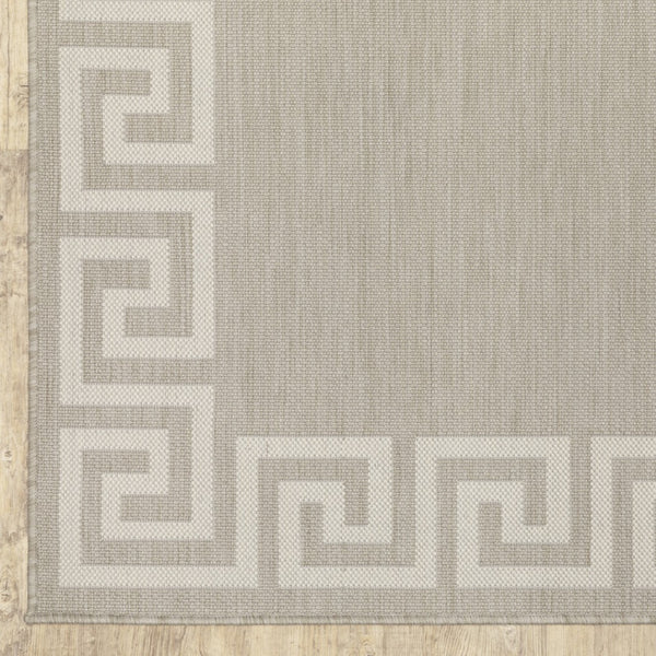 HomeRoots 7' Gray and Ivory Stain Resistant Area Rug - Stylish, Durable, Easy-Care Design for Indoor & Outdoor Use 6'7" x 9'2" 507790