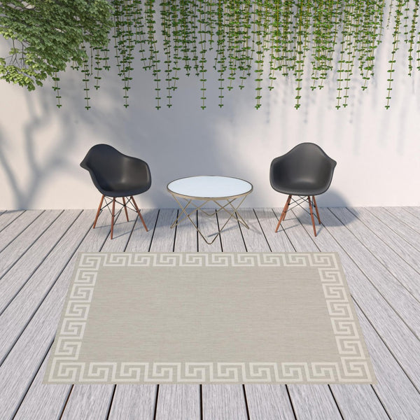 HomeRoots 7' Gray and Ivory Stain Resistant Area Rug - Stylish, Durable, Easy-Care Design for Indoor & Outdoor Use 7'10" x 10' 507791