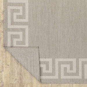 HomeRoots 7' Gray and Ivory Stain Resistant Area Rug - Stylish, Durable, Easy-Care Design for Indoor & Outdoor Use 7'10" x 10' 507791