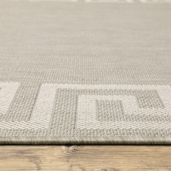 HomeRoots 7' Gray and Ivory Stain Resistant Area Rug - Stylish, Durable, Easy-Care Design for Indoor & Outdoor Use 9'10" x 12'10" 507792