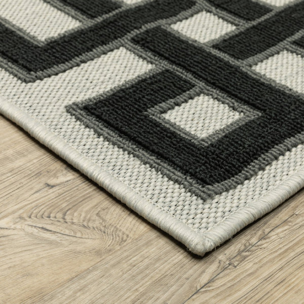HomeRoots 5' X 7' Beige and Black Stain-Resistant Area Rug for Indoor and Outdoor Spaces – Durable Style! 5'3" x 7'3" 507812