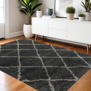 HomeRoots 2' Elegant Ivory and Gray Geometric Lattice Runner Rug - Durable, Soft, Stylish for High-Traffic Areas 4' X 6' 507886